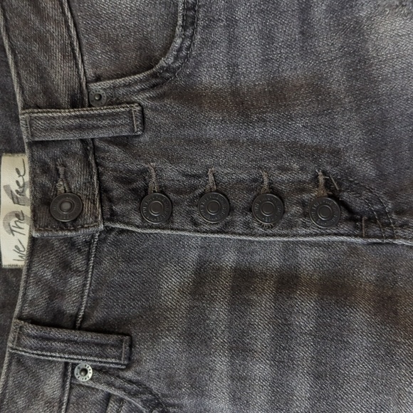 Free People Black Distressed Jean Shorts - Size 26 - Picture 4 of 9